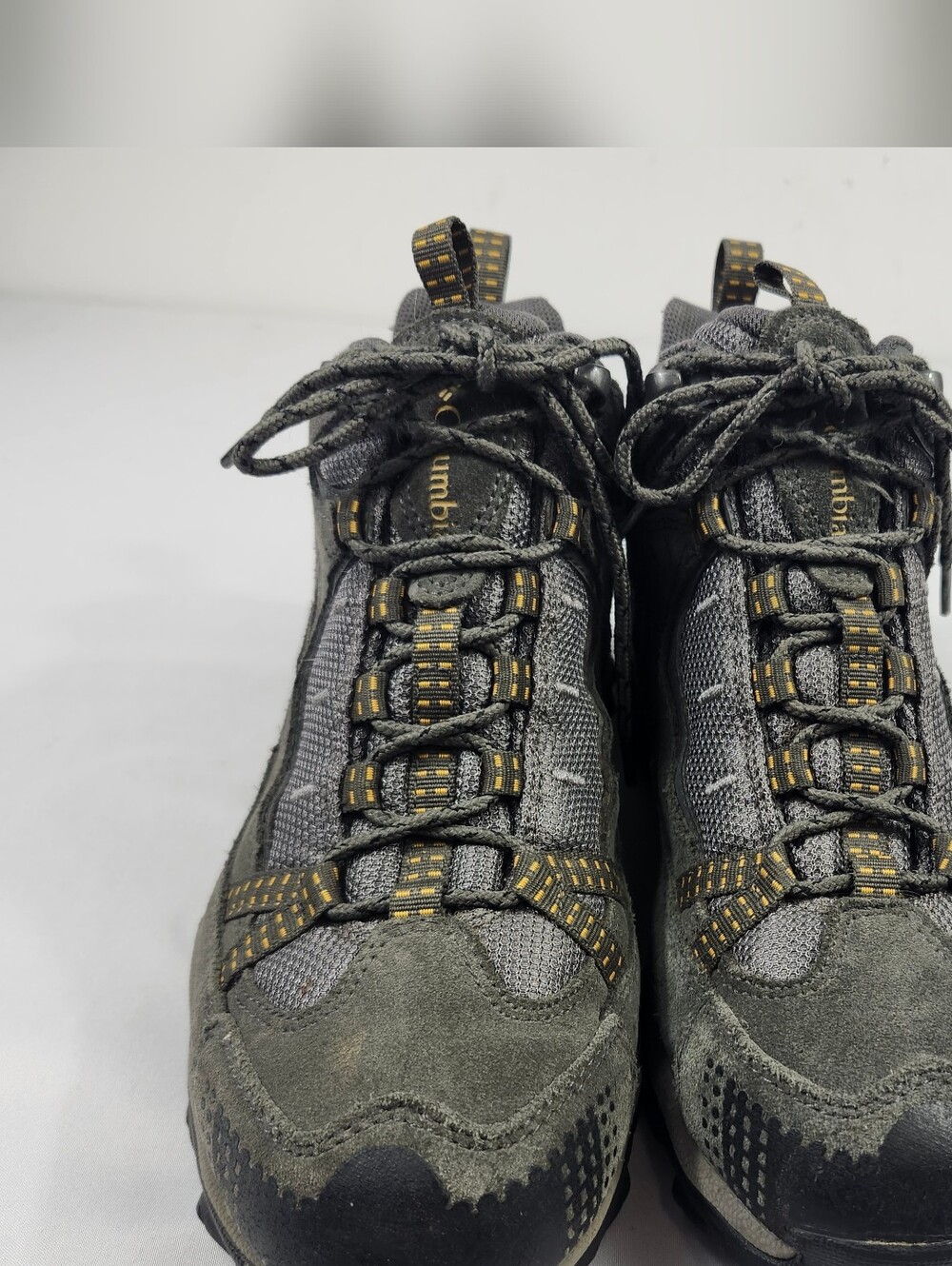 Columbia Men's 7.5 M Gray and Yellow Hiking Boots - Picture 4 of 9